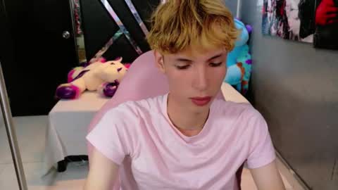 park_jimin1 online show from 09/30/25, 02:44