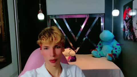 park_jimin1 online show from 10/01/25, 12:33