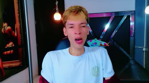 park_jimin1 online show from 12/04/25, 12:03