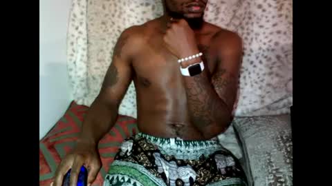 Snapshot of parlaytellio chatting on 12/13/24, 02:54 Parlay Tellio online show from 12/13/24, 02:54