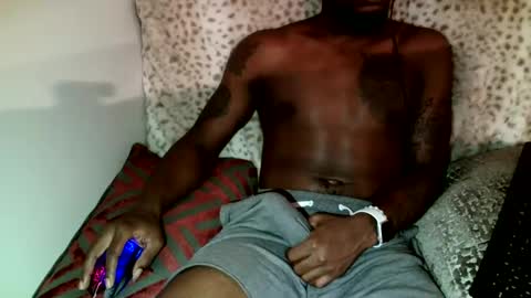 Snapshot of parlaytellio chatting on 12/29/24, 10:47 Parlay Tellio online show from 12/29/24, 10:47