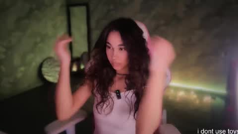 Snapshot of partyocean chatting on 12/19/25, 06:37 Linn online show from 12/19/25, 06:37