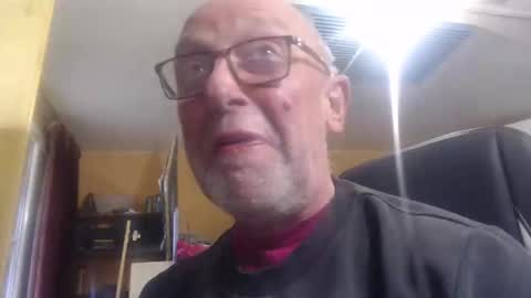 Snapshot of pascal88881 chatting on 12/25/24, 10:50 pascal88881 online show from 12/25/24, 10:50