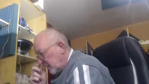 Snapshot of pascal88881 chatting on 12/28/24, 08:48 pascal88881 online show from 12/28/24, 08:48