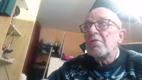 Snapshot of pascal88881 chatting on 12/29/24, 04:08 pascal88881 online show from 12/29/24, 04:08