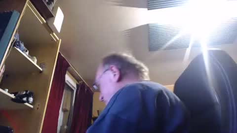 Snapshot of pascal88881 chatting on 10/22/25, 07:13 pascal88881 online show from 10/22/25, 07:13