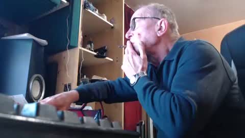 Snapshot of pascal88881 chatting on 11/03/25, 01:56 pascal88881 online show from 11/03/25, 01:56