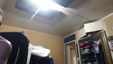 Snapshot of pascal88881 chatting on 11/08/25, 04:40 pascal88881 online show from 11/08/25, 04:40