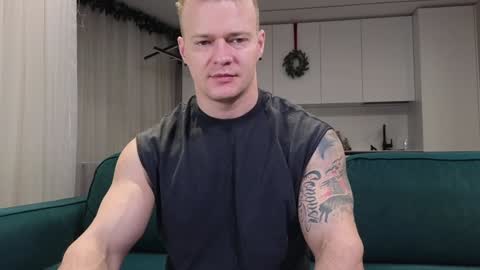 Snapshot of pashka_x chatting on 01/04/25, 08:17 Pashka online show from 01/04/25, 08:17