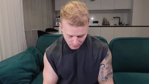 Snapshot of pashka_x chatting on 01/07/25, 08:13 Pashka online show from 01/07/25, 08:13