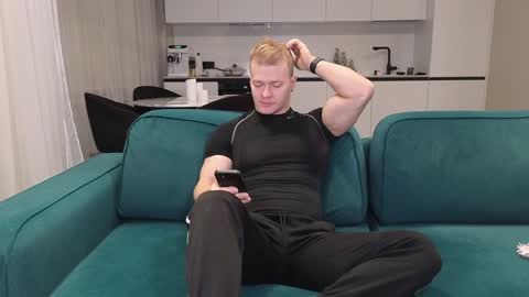 Snapshot of pashka_x chatting on 01/09/25, 05:02 Pashka online show from 01/09/25, 05:02