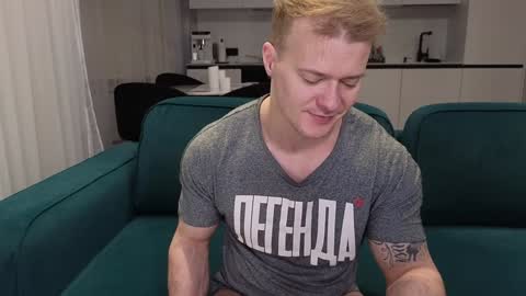 Snapshot of pashka_x chatting on 01/09/25, 08:03 Pashka online show from 01/09/25, 08:03