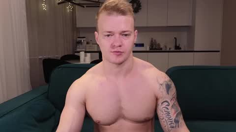 Snapshot of pashka_x chatting on 01/12/25, 09:19 Pashka online show from 01/12/25, 09:19