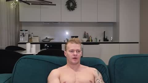 Snapshot of pashka_x chatting on 01/12/25, 12:23 Pashka online show from 01/12/25, 12:23