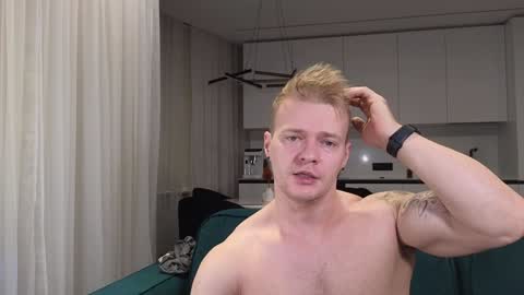 Snapshot of pashka_x chatting on 01/17/25, 09:17 Pashka online show from 01/17/25, 09:17