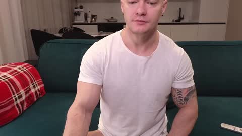 Snapshot of pashka_x chatting on 01/23/25, 06:06 Pashka online show from 01/23/25, 06:06