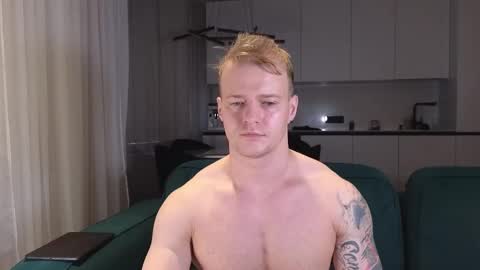 Snapshot of pashka_x chatting on 02/09/25, 11:25 Pashka online show from 02/09/25, 11:25