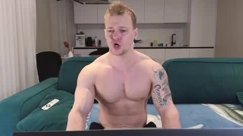 Snapshot of pashka_x chatting on 02/14/25, 09:13 Pashka online show from 02/14/25, 09:13