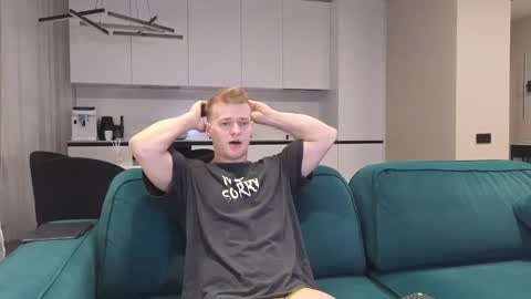 Snapshot of pashka_x chatting on 03/02/25, 01:27 Pashka online show from 03/02/25, 01:27