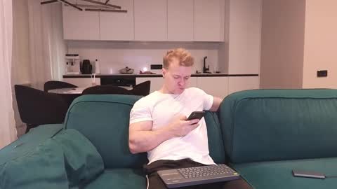 Snapshot of pashka_x chatting on 03/11/25, 08:41 Pashka online show from 03/11/25, 08:41