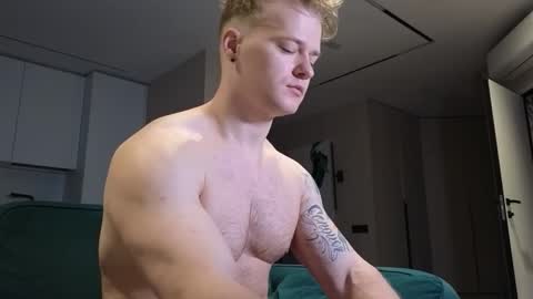 Snapshot of pashka_x chatting on 09/10/25, 07:08 Pashka online show from 09/10/25, 07:08