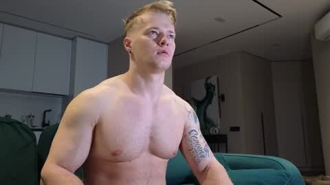 Snapshot of pashka_x chatting on 09/11/25, 07:08 Pashka online show from 09/11/25, 07:08