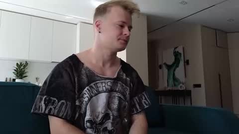 Snapshot of pashka_x chatting on 09/14/25, 10:14 Pashka online show from 09/14/25, 10:14