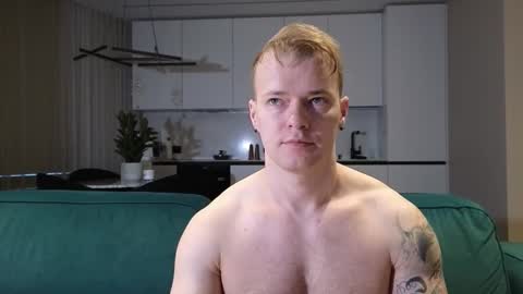 Snapshot of pashka_x chatting on 09/25/25, 06:39 Pashka online show from 09/25/25, 06:39