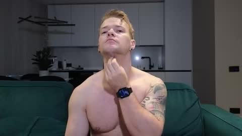 Snapshot of pashka_x chatting on 10/09/25, 06:11 Pashka online show from 10/09/25, 06:11