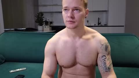 Snapshot of pashka_x chatting on 10/24/25, 06:54 Pashka online show from 10/24/25, 06:54