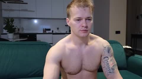 Snapshot of pashka_x chatting on 11/11/25, 06:46 Pashka online show from 11/11/25, 06:46