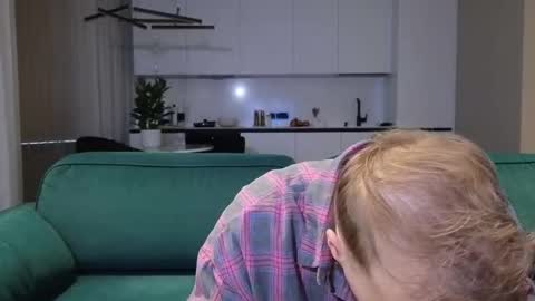 Snapshot of pashka_x chatting on 11/23/25, 10:59 Pashka online show from 11/23/25, 10:59