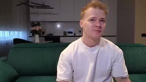 Snapshot of pashka_x chatting on 11/24/25, 07:19 Pashka online show from 11/24/25, 07:19