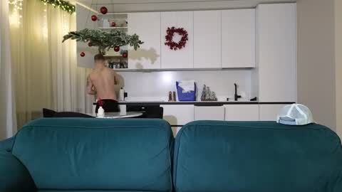 Snapshot of pashka_x chatting on 12/01/25, 06:18 Pashka online show from 12/01/25, 06:18