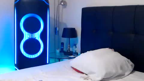 Snapshot of passiekoppel chatting on 02/07/25, 05:18 Sexy Prinsesje Celina and my Boyfriend Fred Follow Passiekoppel on TwitterREAD BIO online show from 02/07/25, 05:18