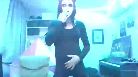 pat0666 online show from 10/31/25, 01:23