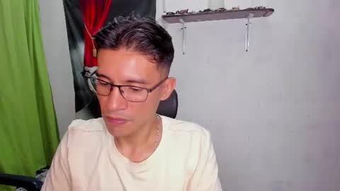 EDUAR Independent model online show from 07/23/26, 01:58