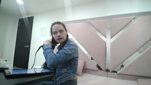 Snapshot of patrick_and_greeicy chatting on 01/23/25, 04:30 patrick_and_greeicy online show from 01/23/25, 04:30