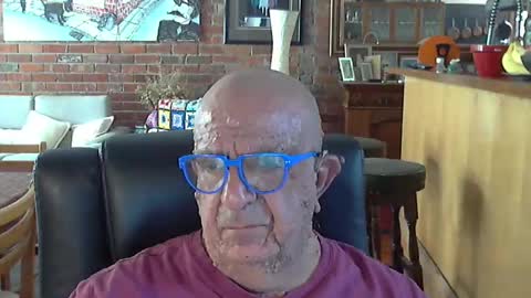 Snapshot of patvac chatting on 12/21/24, 04:09 patvac online show from 12/21/24, 04:09