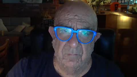 Snapshot of patvac chatting on 12/29/24, 01:17 patvac online show from 12/29/24, 01:17