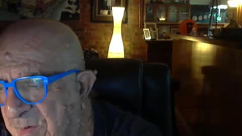 Snapshot of patvac chatting on 01/18/25, 01:29 patvac online show from 01/18/25, 01:29