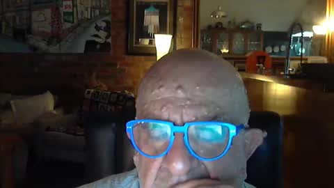 Snapshot of patvac chatting on 01/20/25, 12:49 patvac online show from 01/20/25, 12:49