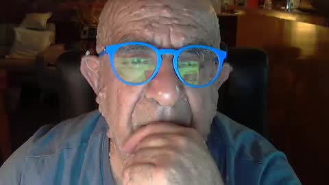 Snapshot of patvac chatting on 02/17/25, 01:10 patvac online show from 02/17/25, 01:10