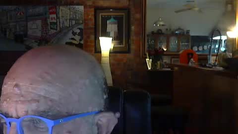 Snapshot of patvac chatting on 03/09/25, 01:37 patvac online show from 03/09/25, 01:37