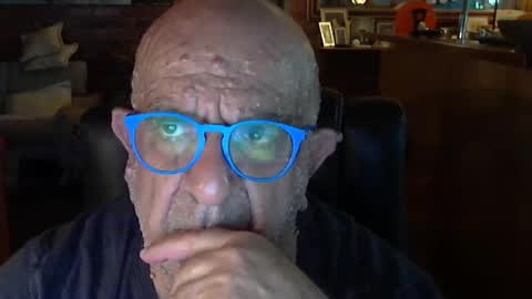 Snapshot of patvac chatting on 03/12/25, 01:19 patvac online show from 03/12/25, 01:19