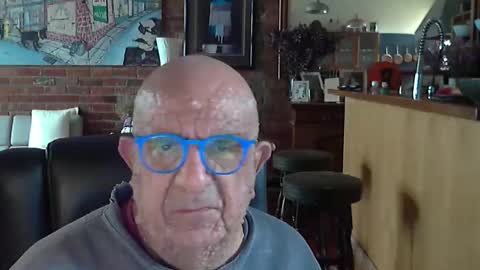 Snapshot of patvac chatting on 09/09/25, 01:49 patvac online show from 09/09/25, 01:49