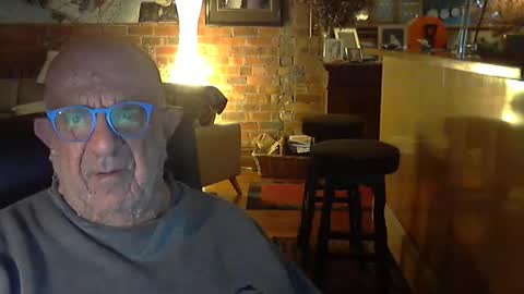 Snapshot of patvac chatting on 09/12/25, 01:33 patvac online show from 09/12/25, 01:33