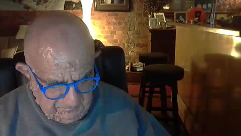 Snapshot of patvac chatting on 09/13/25, 02:28 patvac online show from 09/13/25, 02:28