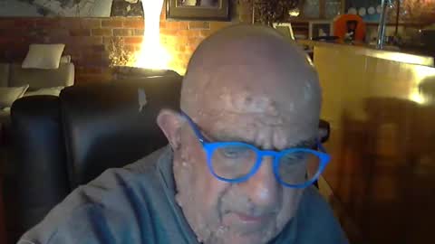 Snapshot of patvac chatting on 09/14/25, 02:38 patvac online show from 09/14/25, 02:38