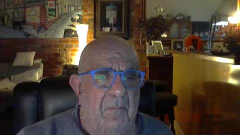 Snapshot of patvac chatting on 09/21/25, 02:29 patvac online show from 09/21/25, 02:29